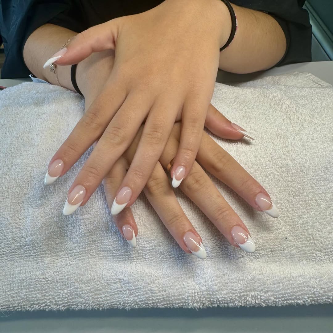 Manucure French amande par Eva — Beauty Studio Lutry
